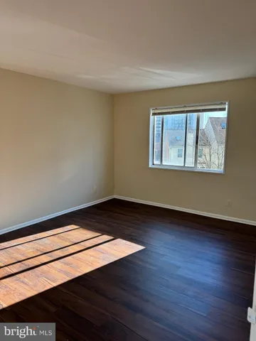 $1,900 | 5340 Holmes Run Parkway, Unit 301, Alexandria, VA 22304