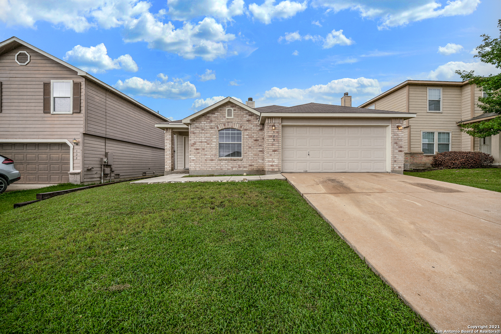 129 Creek Run Cibolo, TX 78108 - Photo 2 of 27