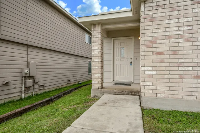 $1,595 | 129 Creek Run, Cibolo, TX 78108