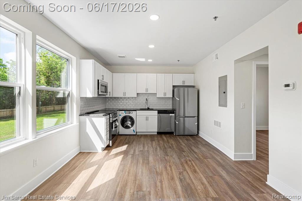 4735 Rohns Street, Unit 4A Detroit, MI 48214 - Photo 5 of 15