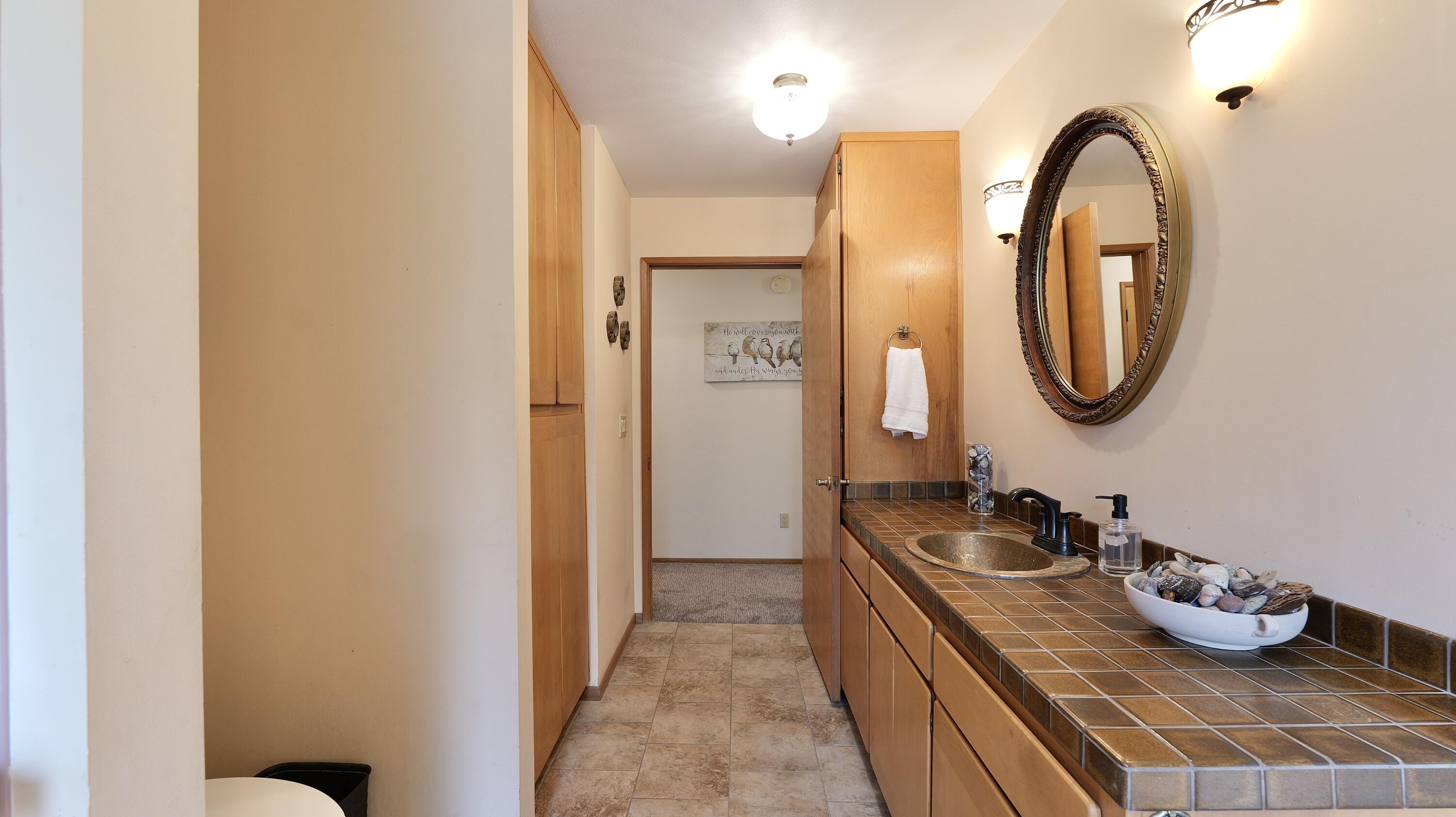 975 Old Ferry Road Shady Cove, OR 97539 - Photo 36 of 100 Bathroom #2