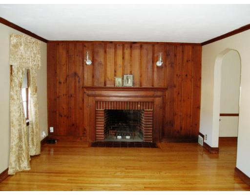 34 Whittier Road Natick, MA 01760 - Photo 3 of 10