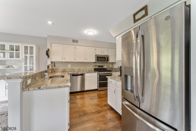 28 Pond Ridge Drive Clinton, NJ 08809 - Photo 16 of 49 Gallery Image 16