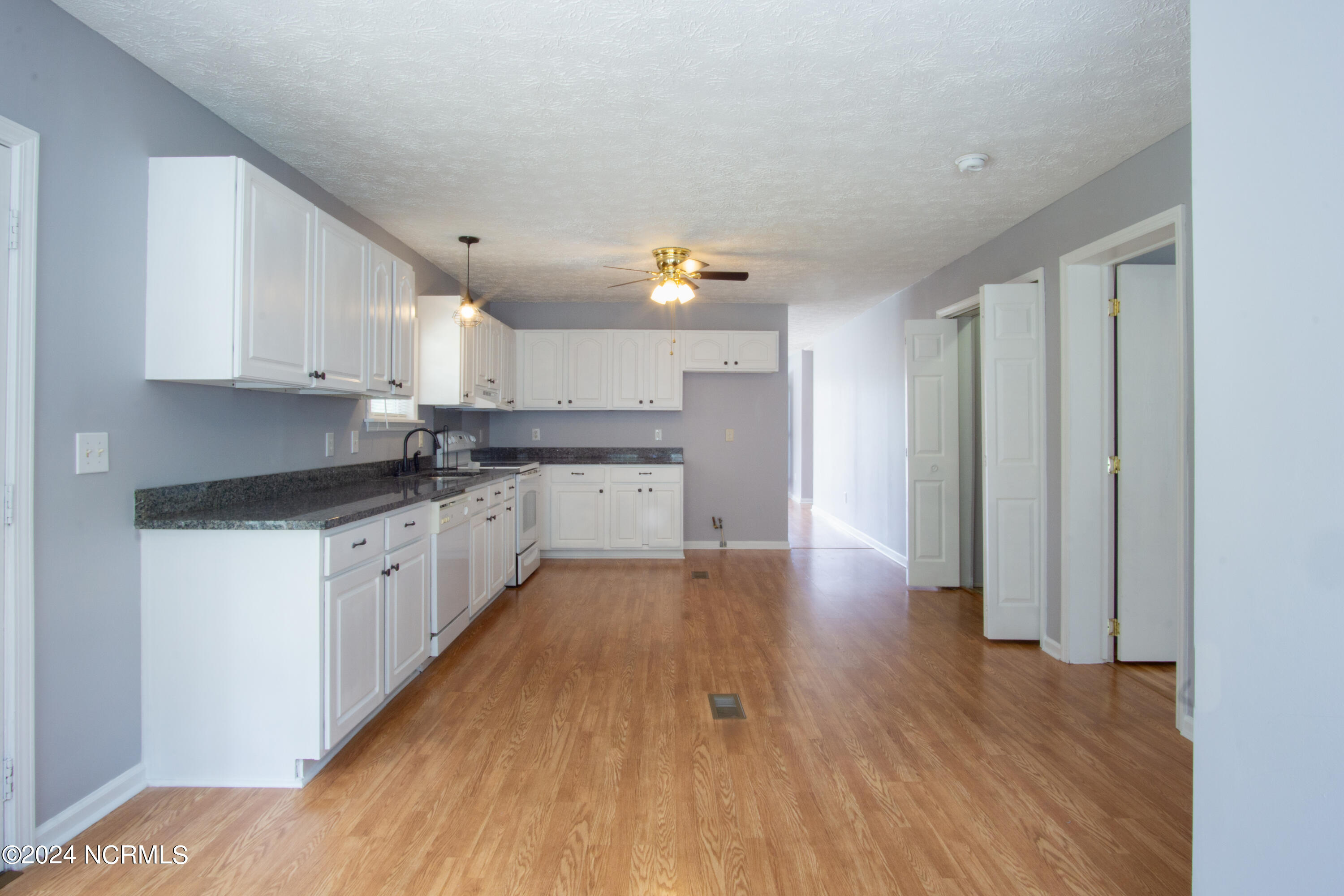 104 Myrtle Grove Road New Bern, NC 28562 - Photo 11 of 32 DSC04131