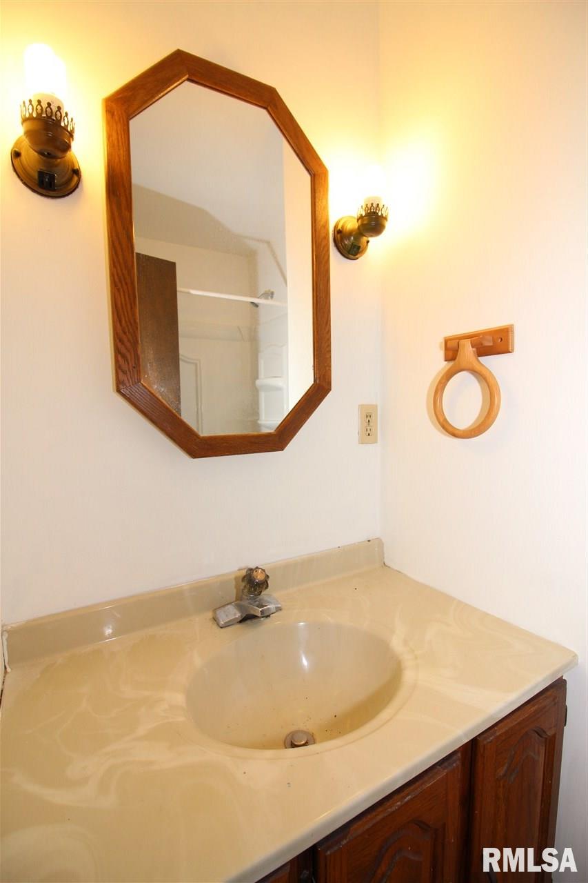 23651 East Sebree Road Canton, IL 61520 - Photo 9 of 24