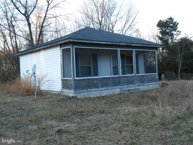 2410 Chestnut Grove Road Sharpsburg, MD 21782 - Photo 11 of 17 Exterior (Front)