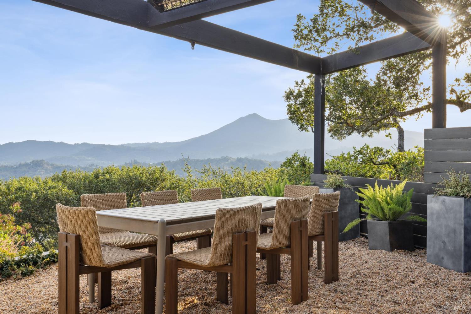 87 Oakmont Avenue San Rafael, CA 94901 - Photo 17 of 92