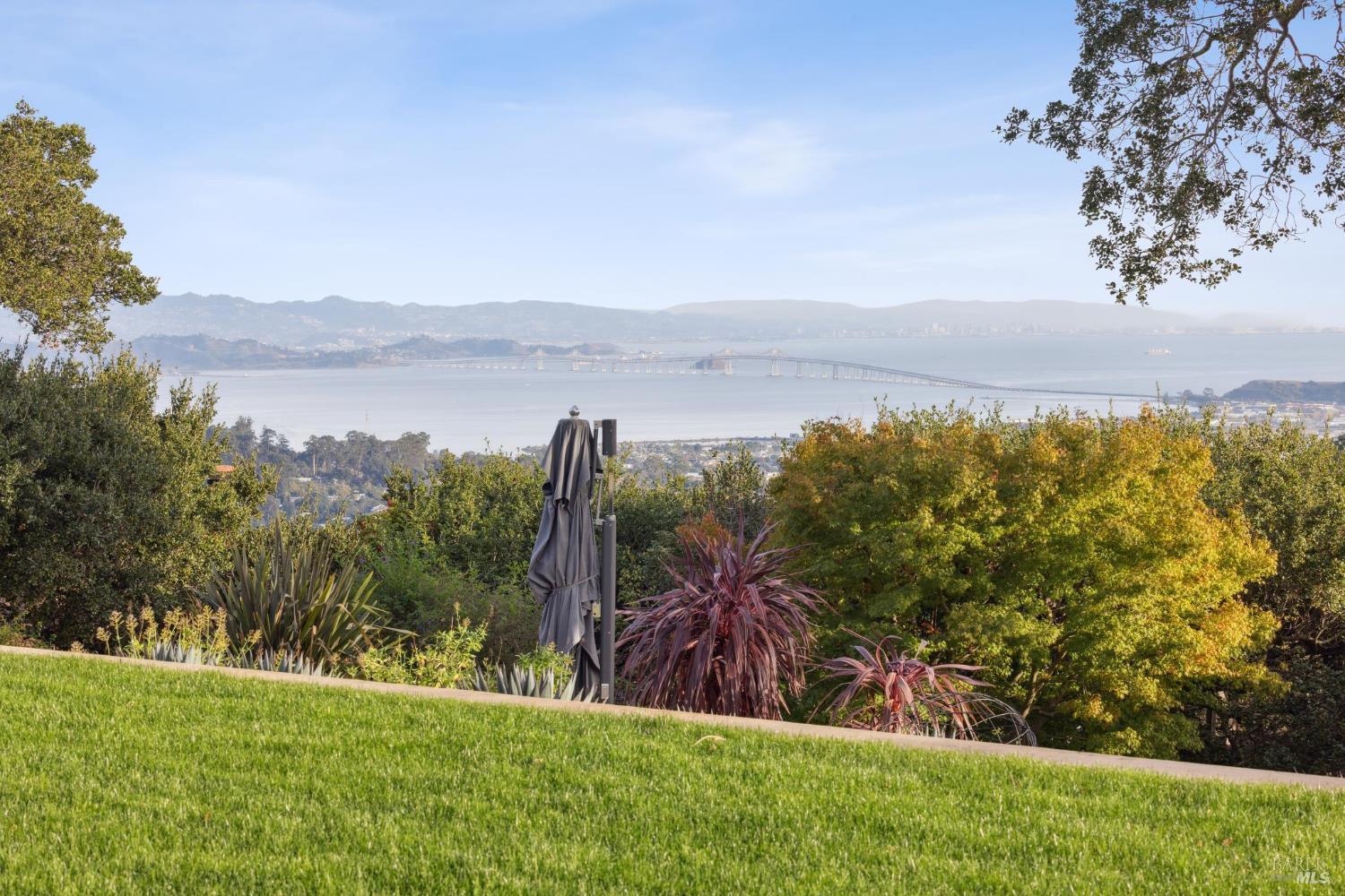 87 Oakmont Avenue San Rafael, CA 94901 - Photo 18 of 92