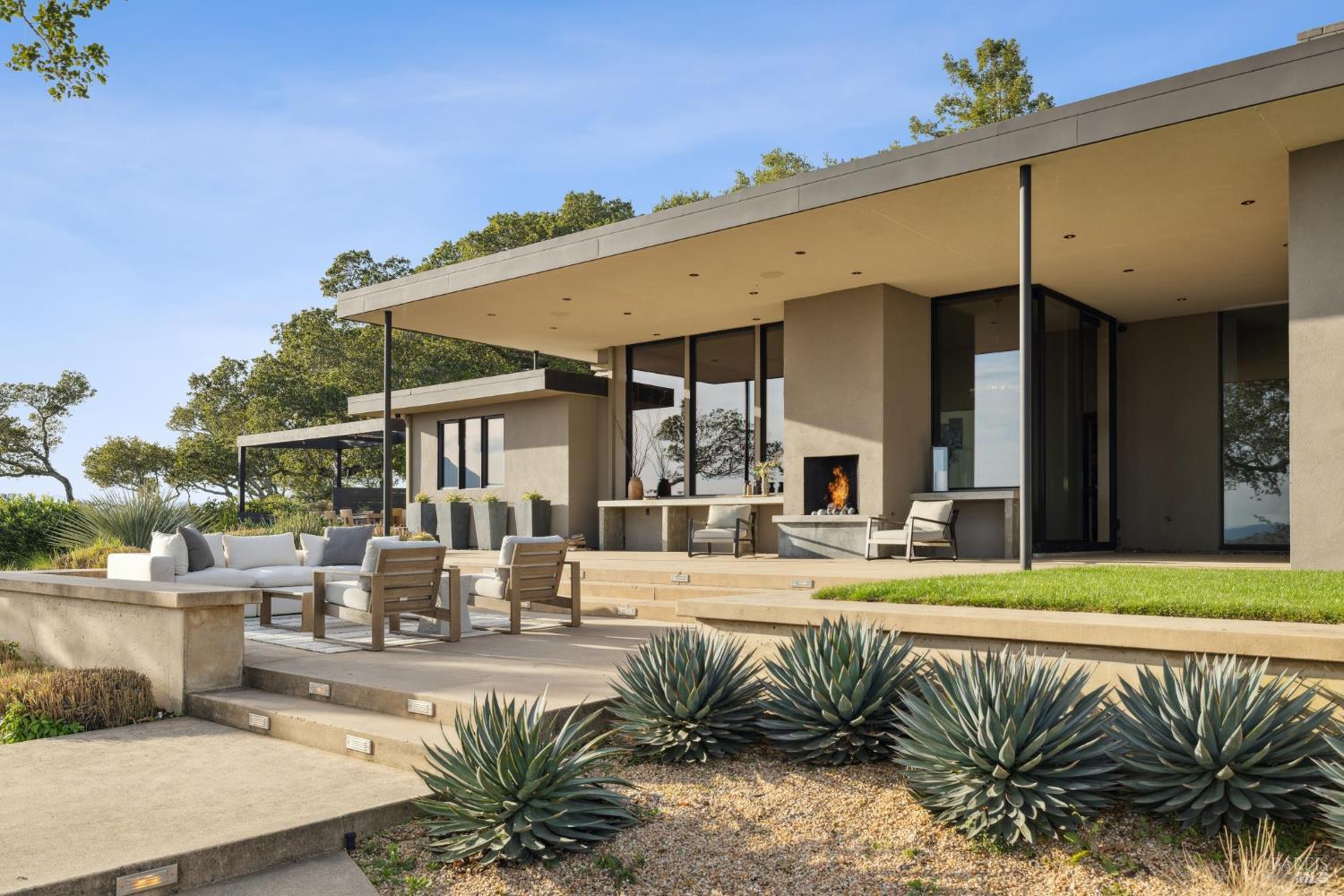 87 Oakmont Avenue San Rafael, CA 94901 - Photo 3 of 92