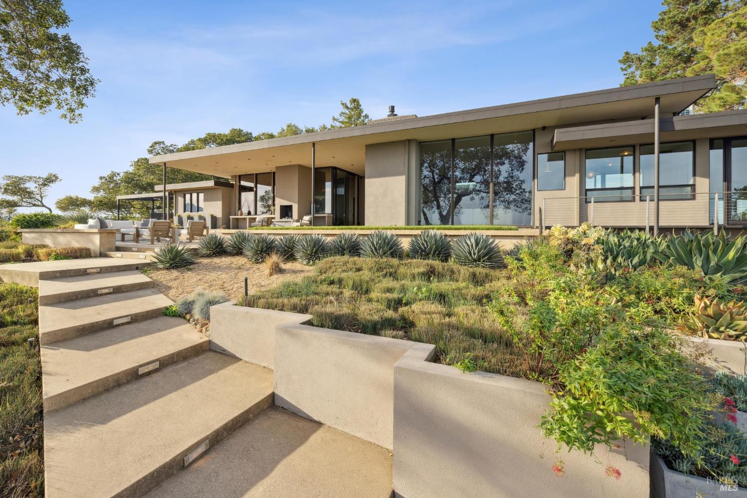 87 Oakmont Avenue San Rafael, CA 94901 - Photo 7 of 92