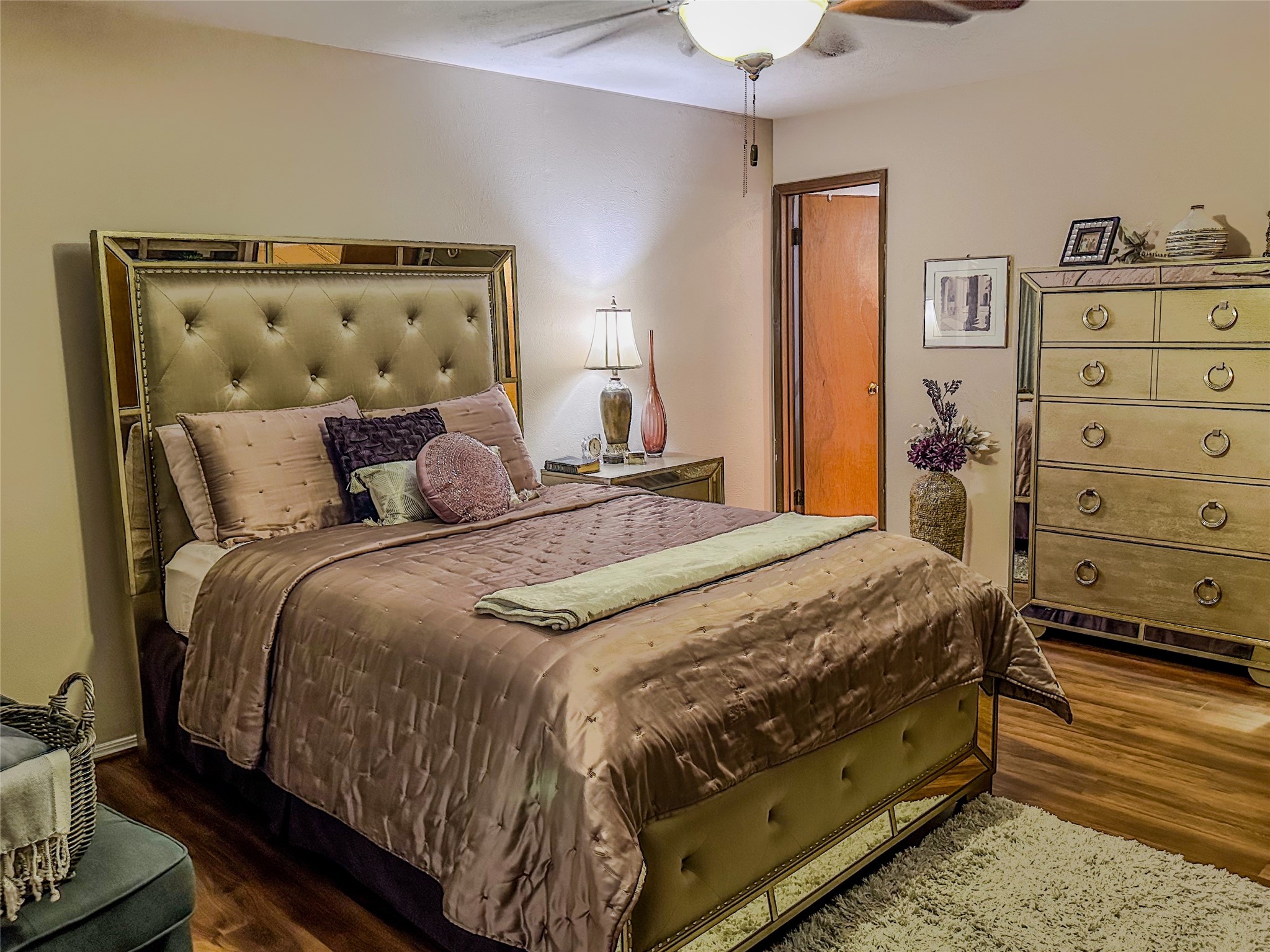 15610 Briar Spring Court Houston, TX 77489 - Photo 6 of 7 a bedroom with a bed and a window