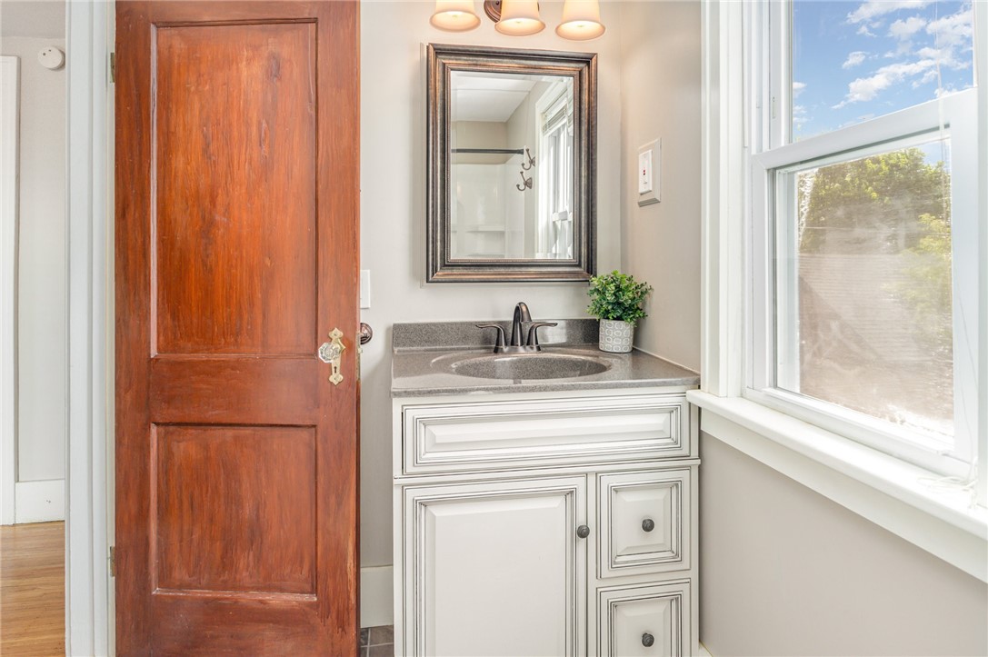 115 Spencer Road Irondequoit, NY 14609 - Photo 14 of 28