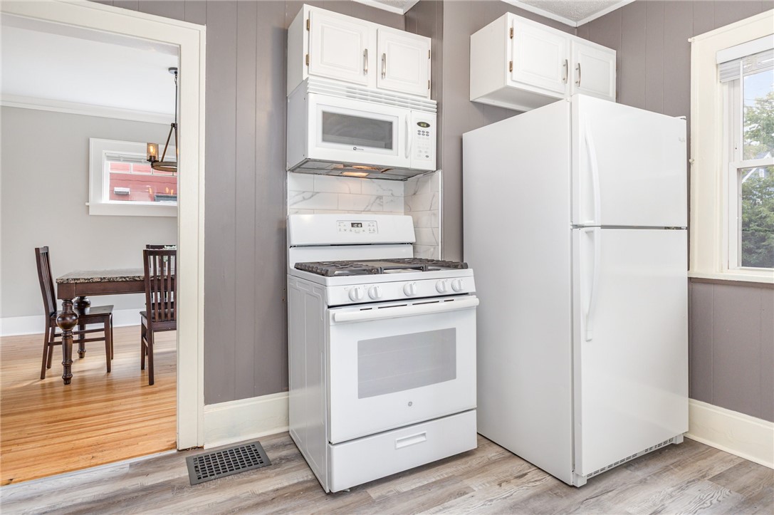 115 Spencer Road Irondequoit, NY 14609 - Photo 8 of 28