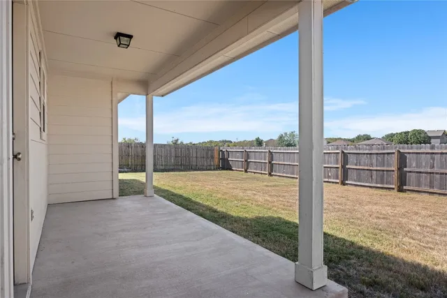 $320,000 | 401 South Hunting Lodge Lane, Bastrop, TX 78602