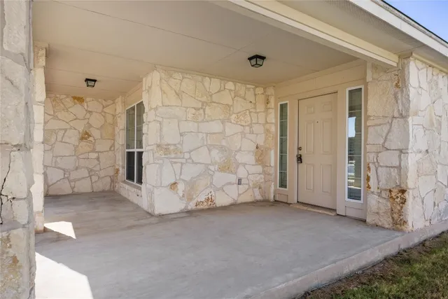 $320,000 | 401 South Hunting Lodge Lane, Bastrop, TX 78602
