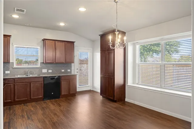 $320,000 | 401 South Hunting Lodge Lane, Bastrop, TX 78602