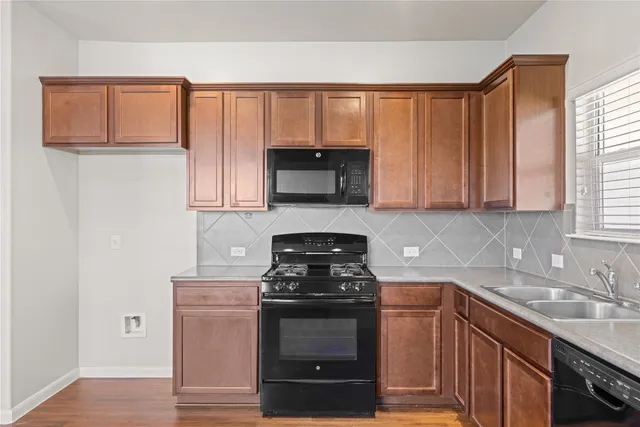 $320,000 | 401 South Hunting Lodge Lane, Bastrop, TX 78602