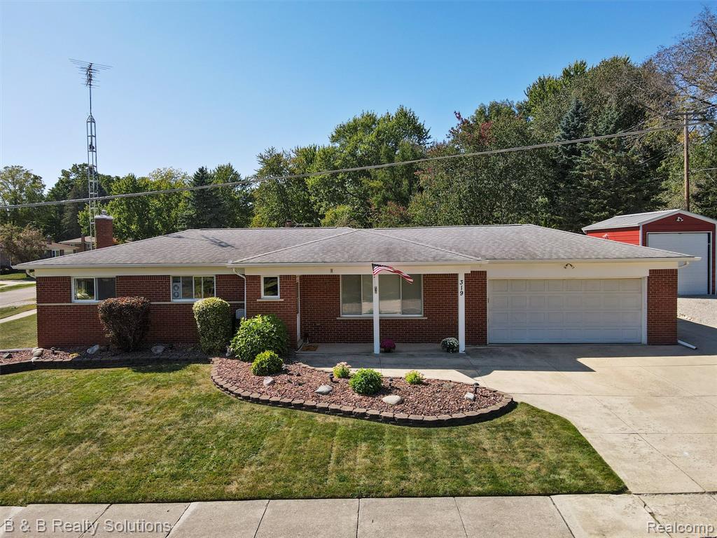 319 Kidder Road Almont, MI 48003 - Photo 4 of 50