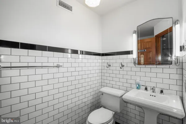 a view of a livingroom with a fireplace