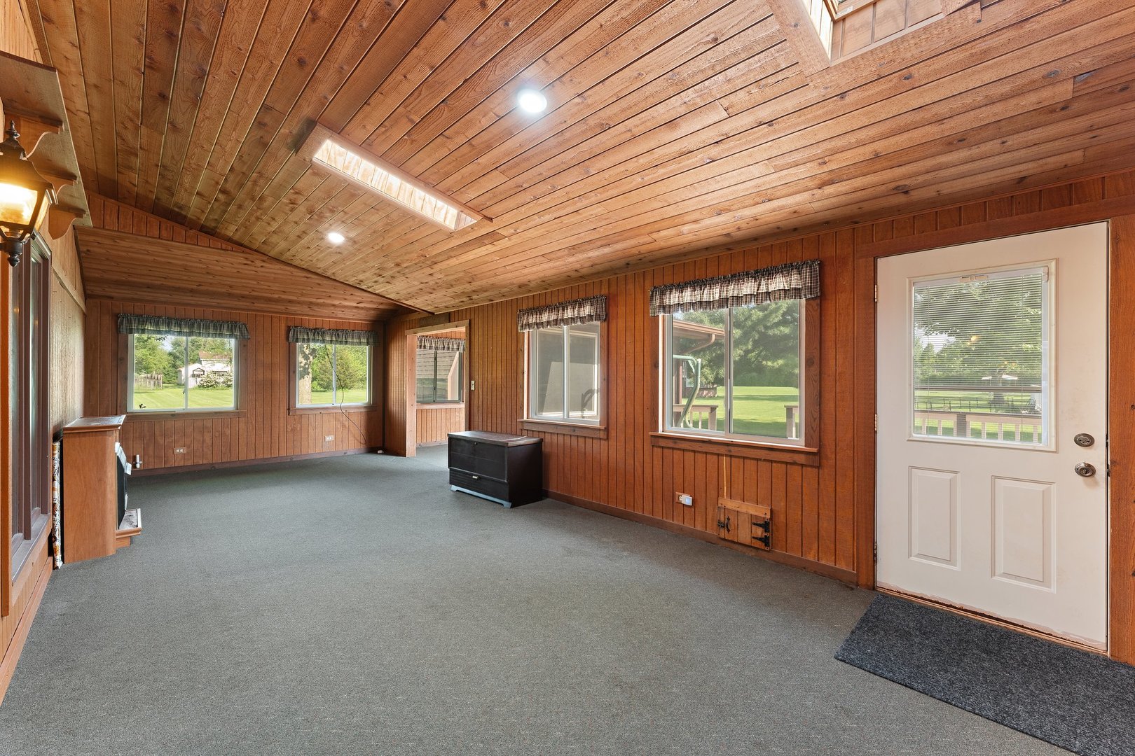 25541 Sharon Lane Crete, IL 60417 - Photo 26 of 41 a view of an empty room with a window