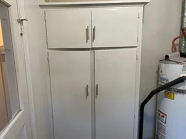 301 East Morris Avenue Modesto, CA 95354 - Photo 29 of 29 a bathroom with a shower