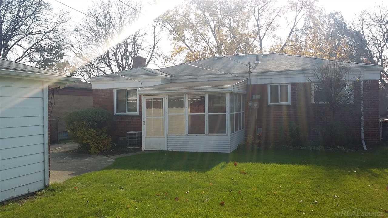 8377 Busch Street Center Line, MI 48015 - Photo 5 of 10 31308053-4.JPG