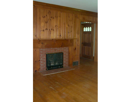 27 Marlboro Road Berlin, MA 01503 - Photo 6 of 10 Gallery Image 6