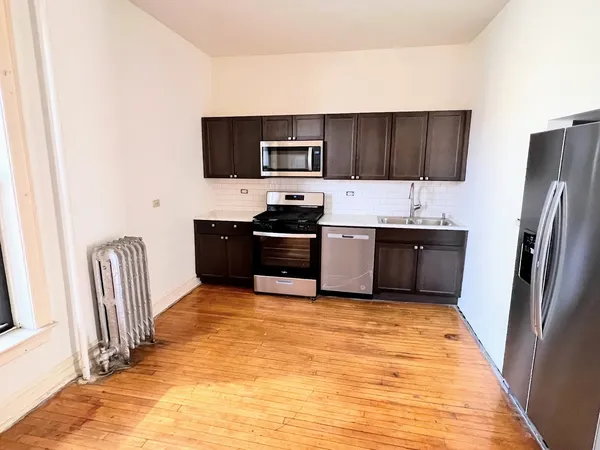 $2,100 | 3212 West Altgeld Street, Unit 2, Chicago, IL 60647