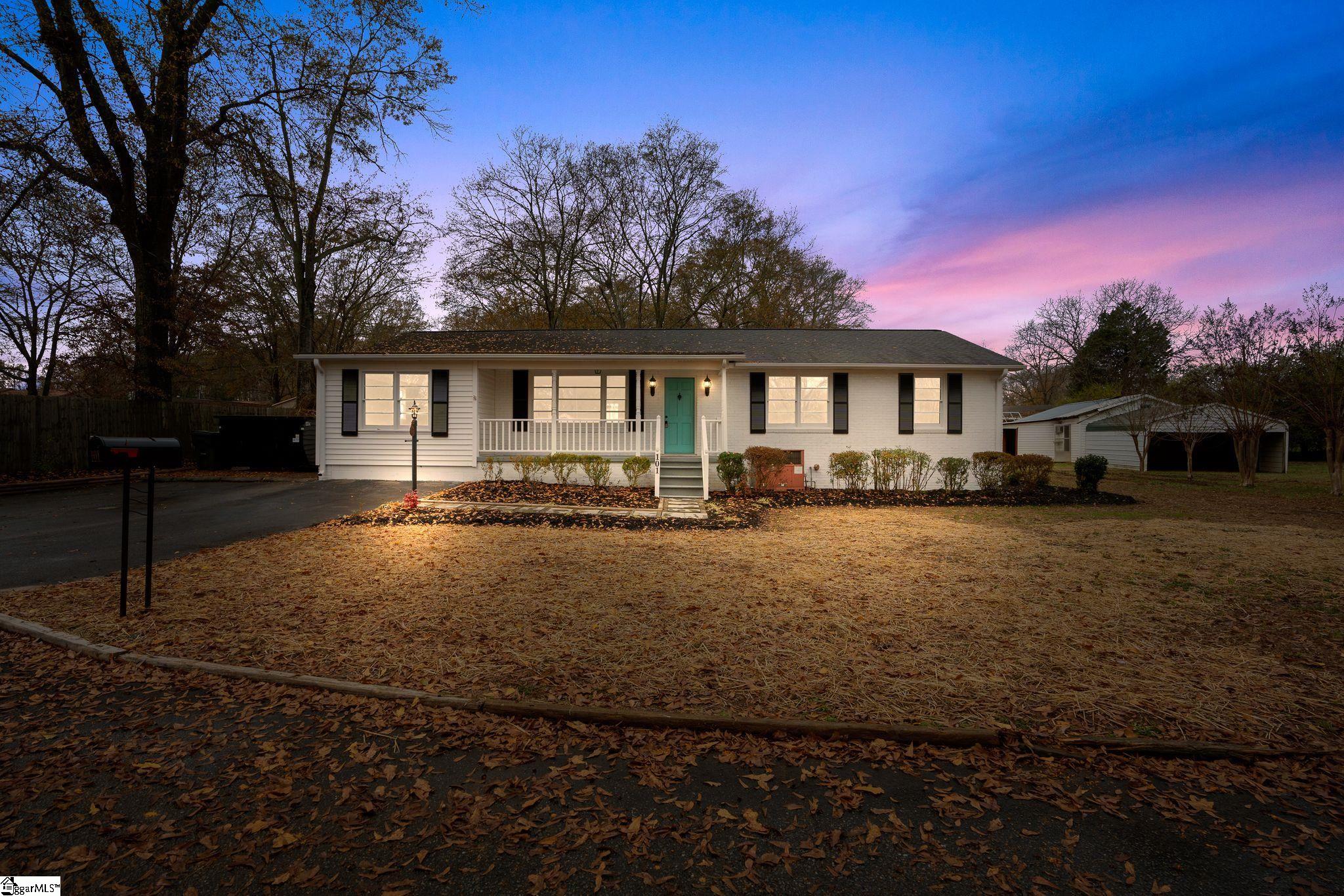 101 Crescent Circle Fountain Inn, SC 29644 - Photo 2 of 30