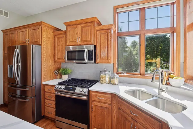 $825,000 | 24120 Redwing Avenue, New Prague, MN 56071