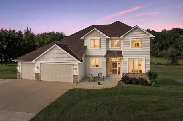 $825,000 | 24120 Redwing Avenue, New Prague, MN 56071
