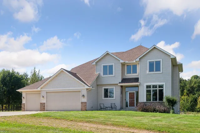 $825,000 | 24120 Redwing Avenue, New Prague, MN 56071