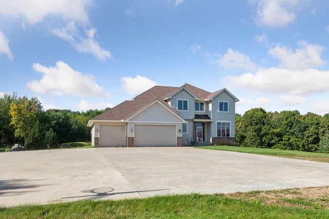 $825,000 | 24120 Redwing Avenue, New Prague, MN 56071