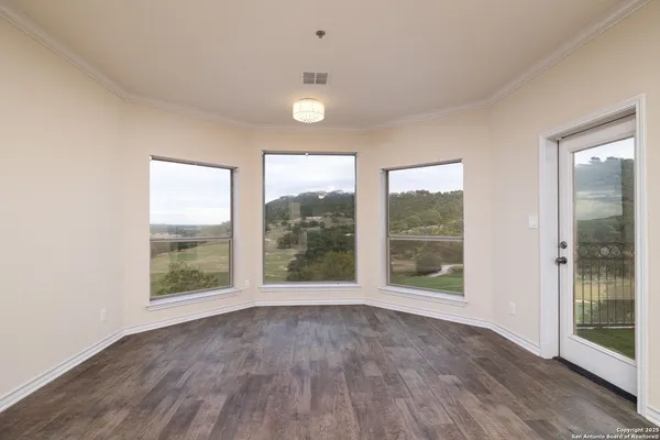 $294,000 | 20 Tapatio Drive East, Unit 205, Boerne, TX 78006