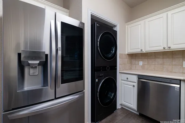 $294,000 | 20 Tapatio Drive East, Unit 205, Boerne, TX 78006