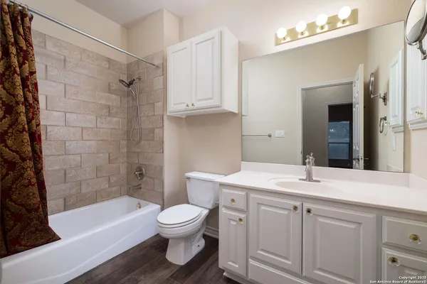 $294,000 | 20 Tapatio Drive East, Unit 205, Boerne, TX 78006