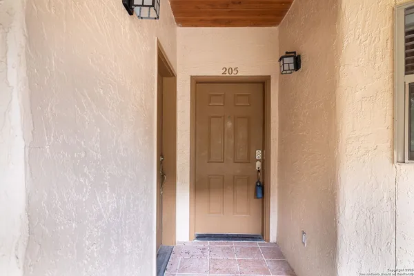 $294,000 | 20 Tapatio Drive East, Unit 205, Boerne, TX 78006