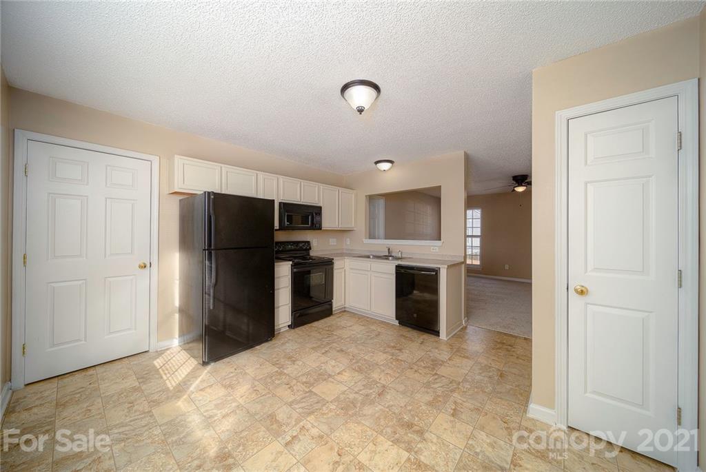 2902 Fairglen Road Charlotte, NC 28269 - Photo 11 of 19