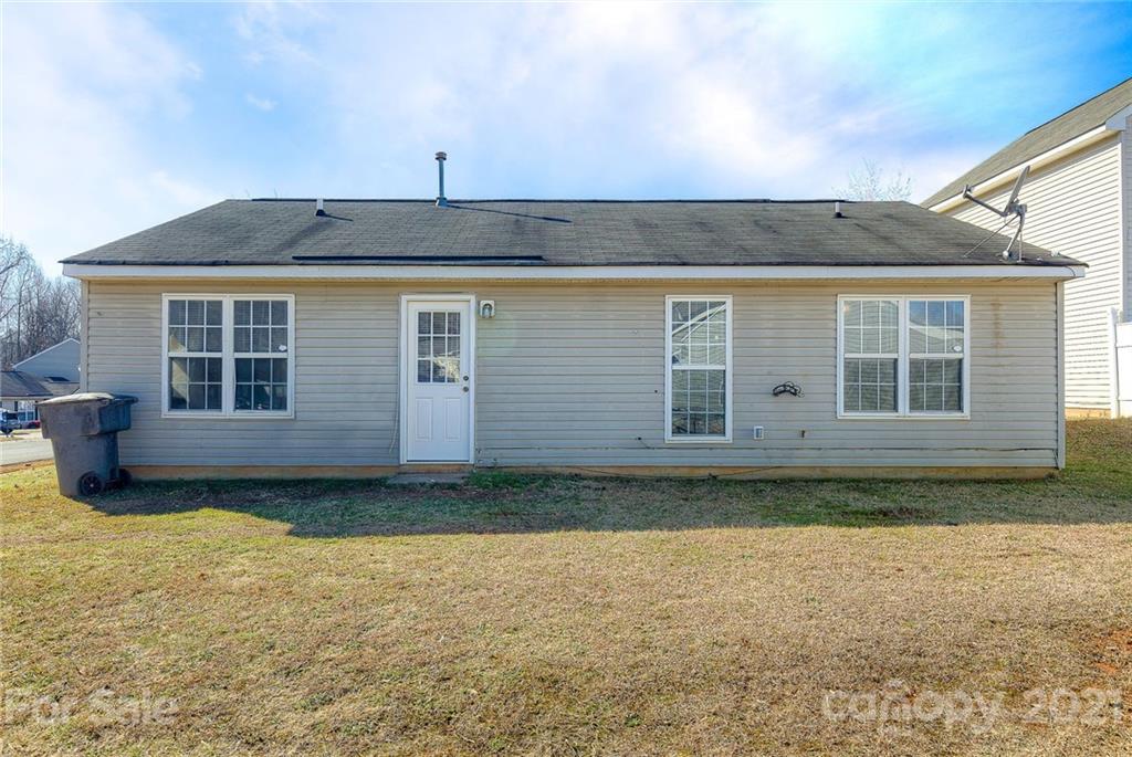 2902 Fairglen Road Charlotte, NC 28269 - Photo 4 of 19