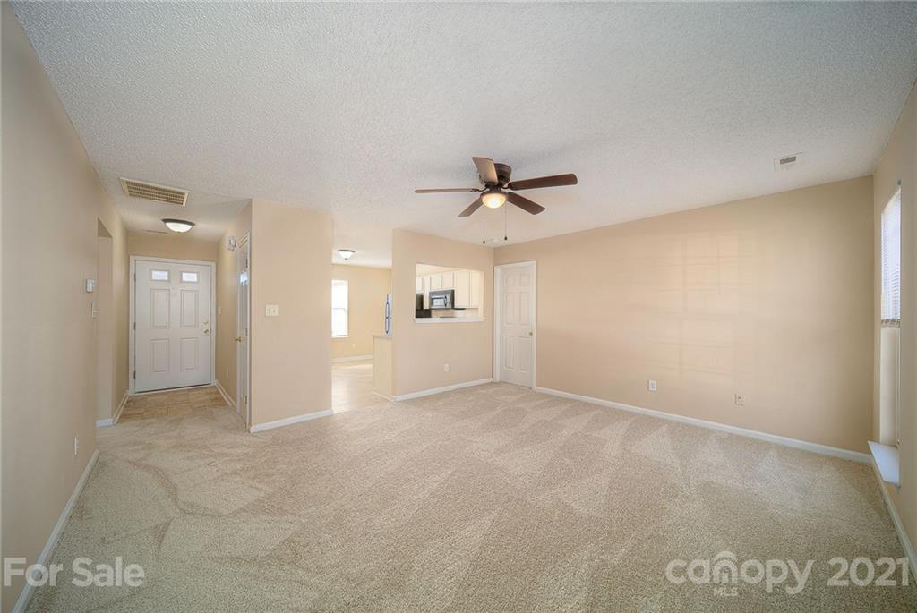 2902 Fairglen Road Charlotte, NC 28269 - Photo 8 of 19