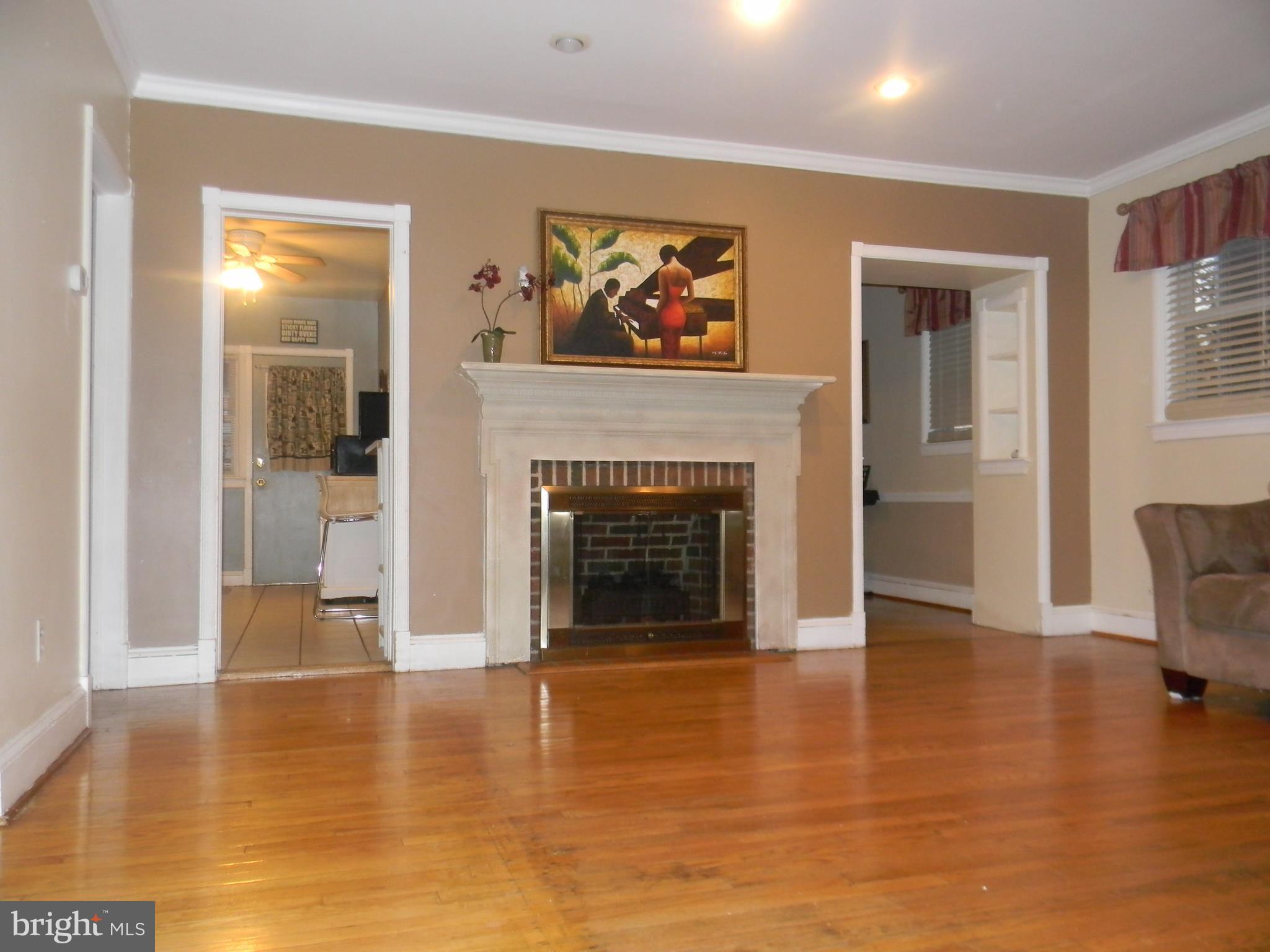 3739 Clarinth Road Baltimore, MD 21215 - Photo 1 of 20 Living Room