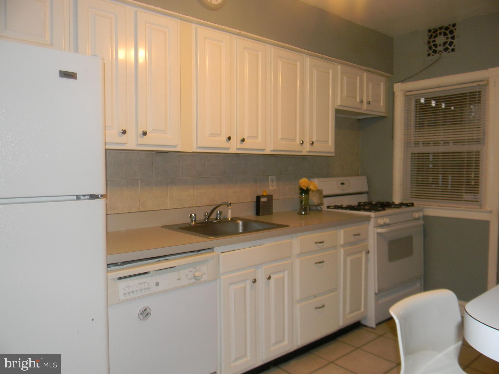 3739 Clarinth Road Baltimore, MD 21215 - Photo 16 of 20 Kitchen