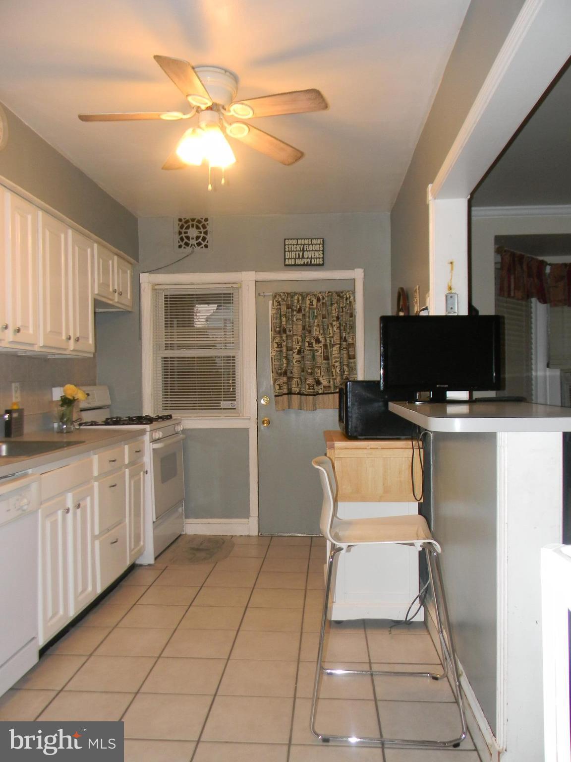 3739 Clarinth Road Baltimore, MD 21215 - Photo 17 of 20 Kitchen