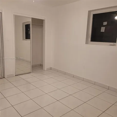 $1,950 | 9370 Southwest 24th Street, Unit 2, Miami, FL 33165