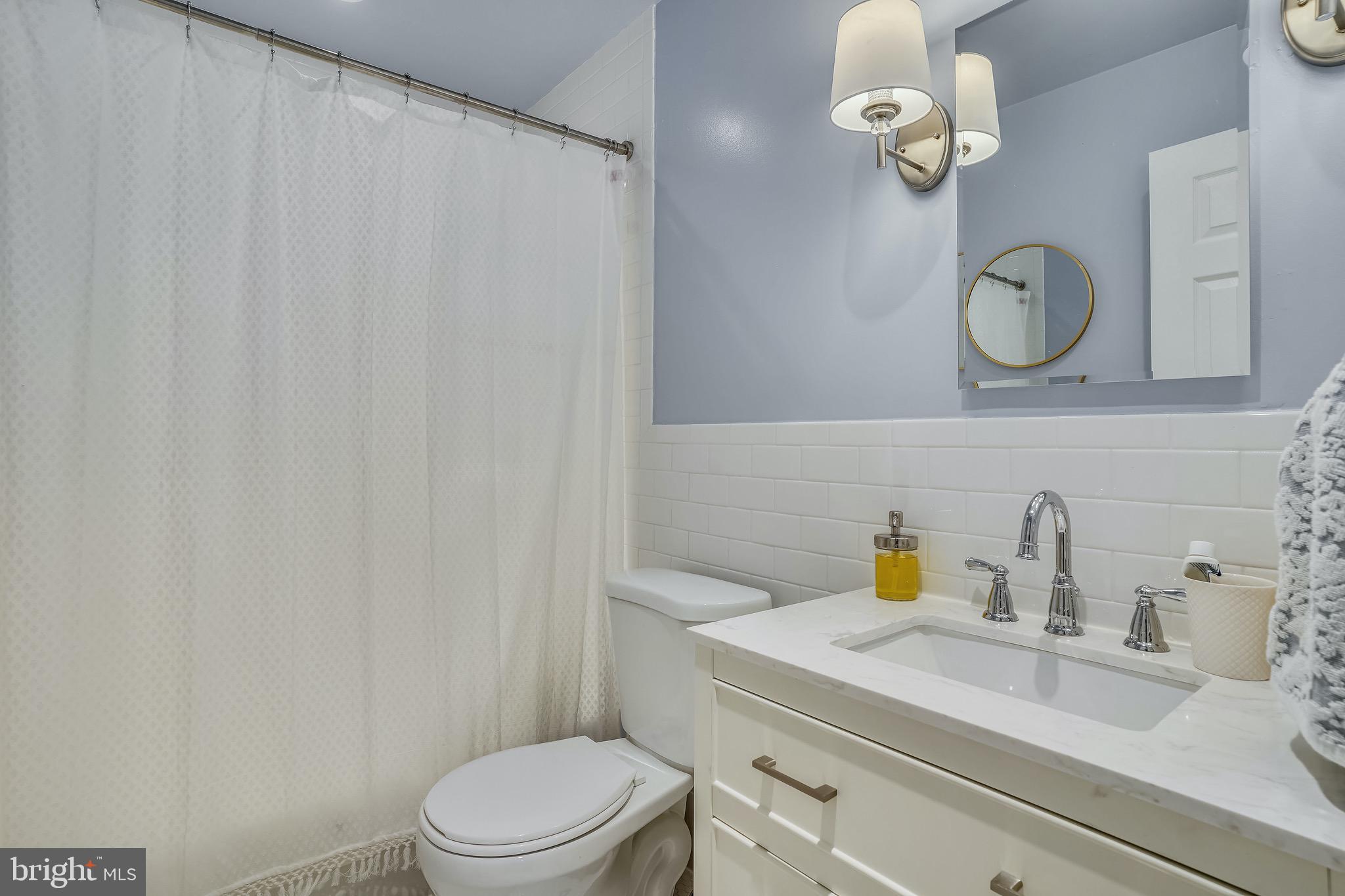 4106 North RoundHill Road Arlington, VA 22207 - Photo 30 of 55 Bathroom #2 on main level