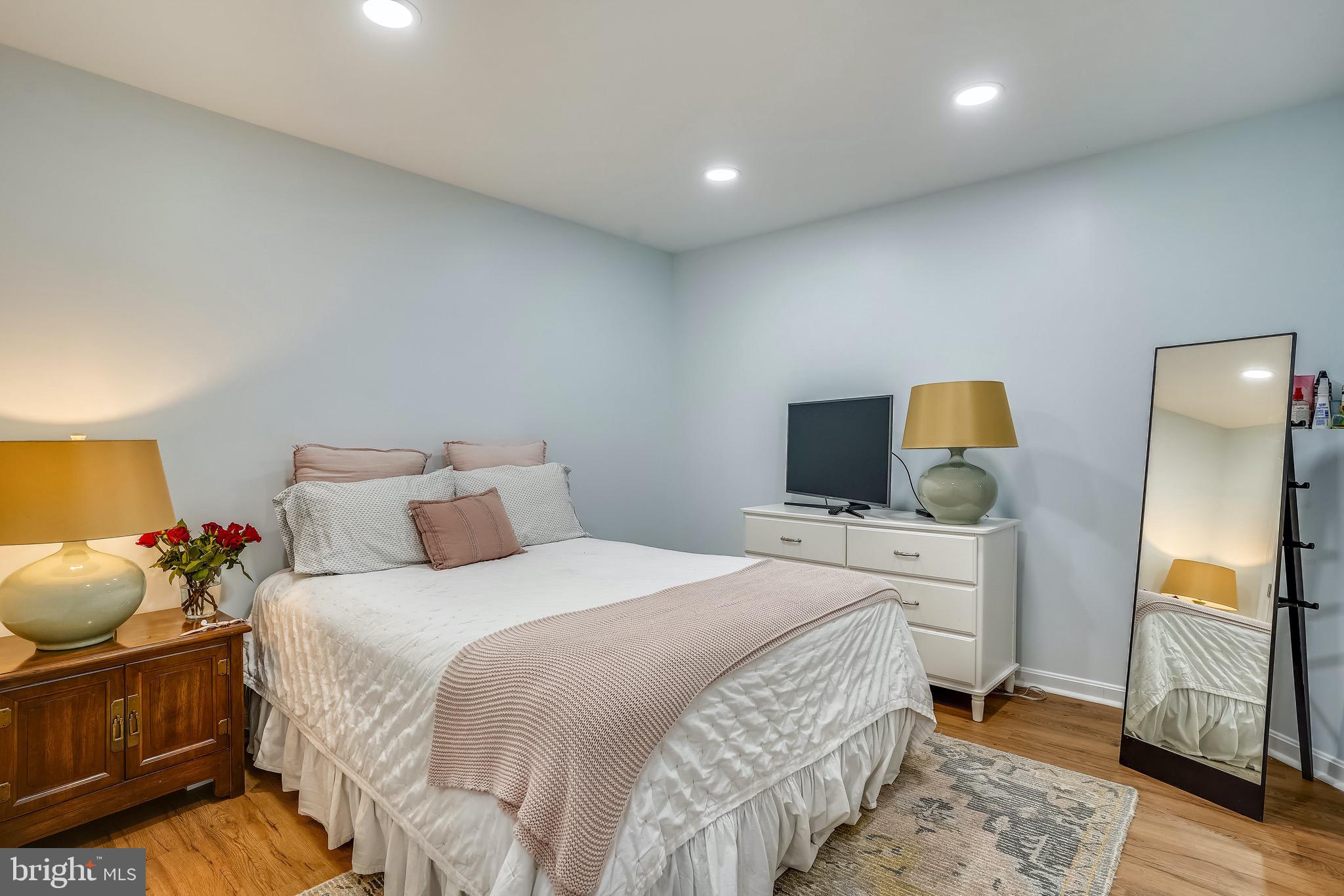 4106 North RoundHill Road Arlington, VA 22207 - Photo 43 of 55 Downstairs office/den space