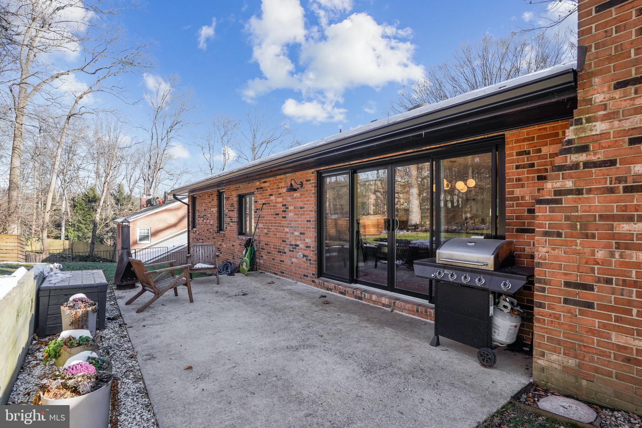 4106 North RoundHill Road Arlington, VA 22207 - Photo 45 of 55 Outdoor patio