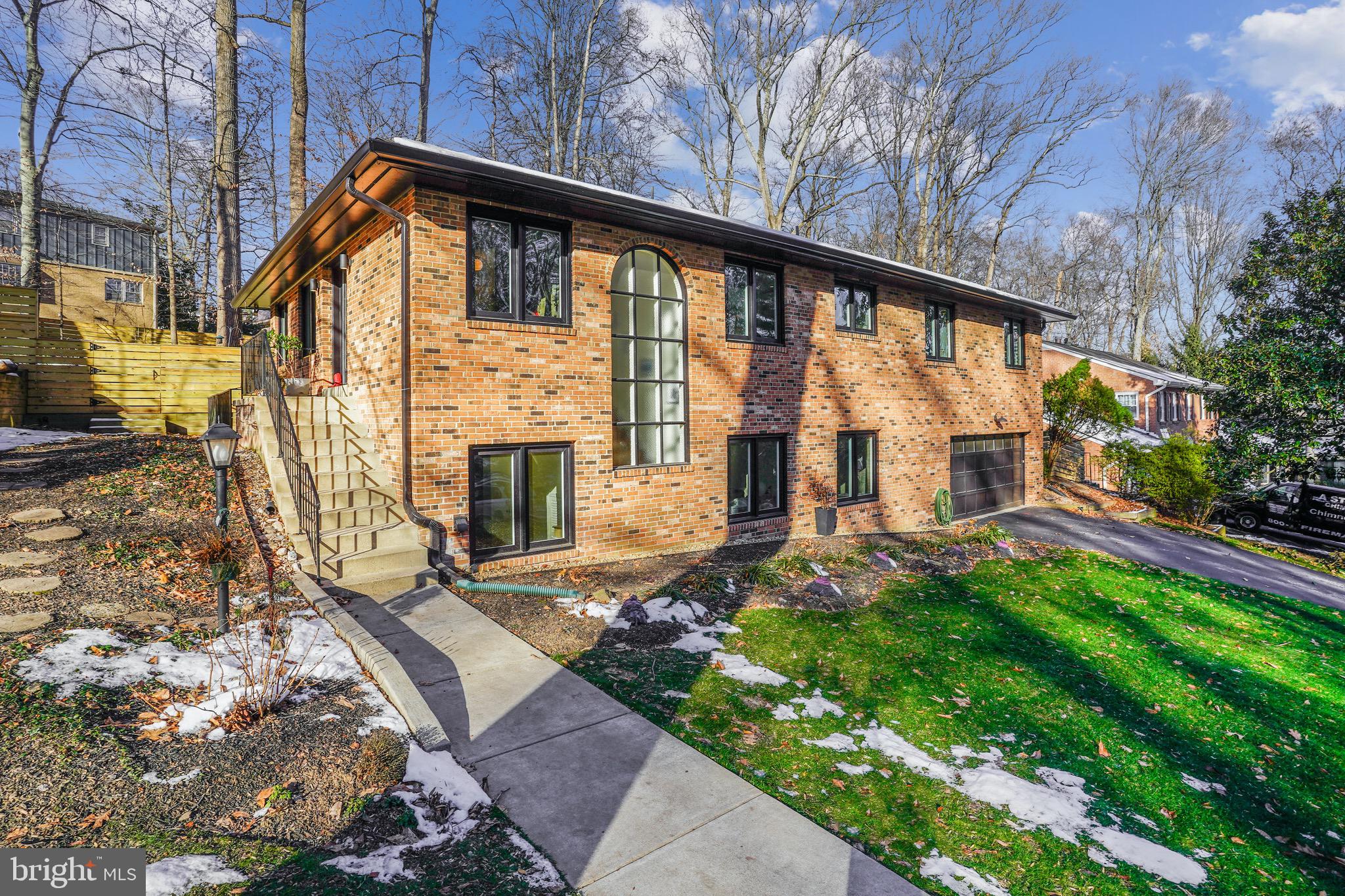 4106 Round Hill Road