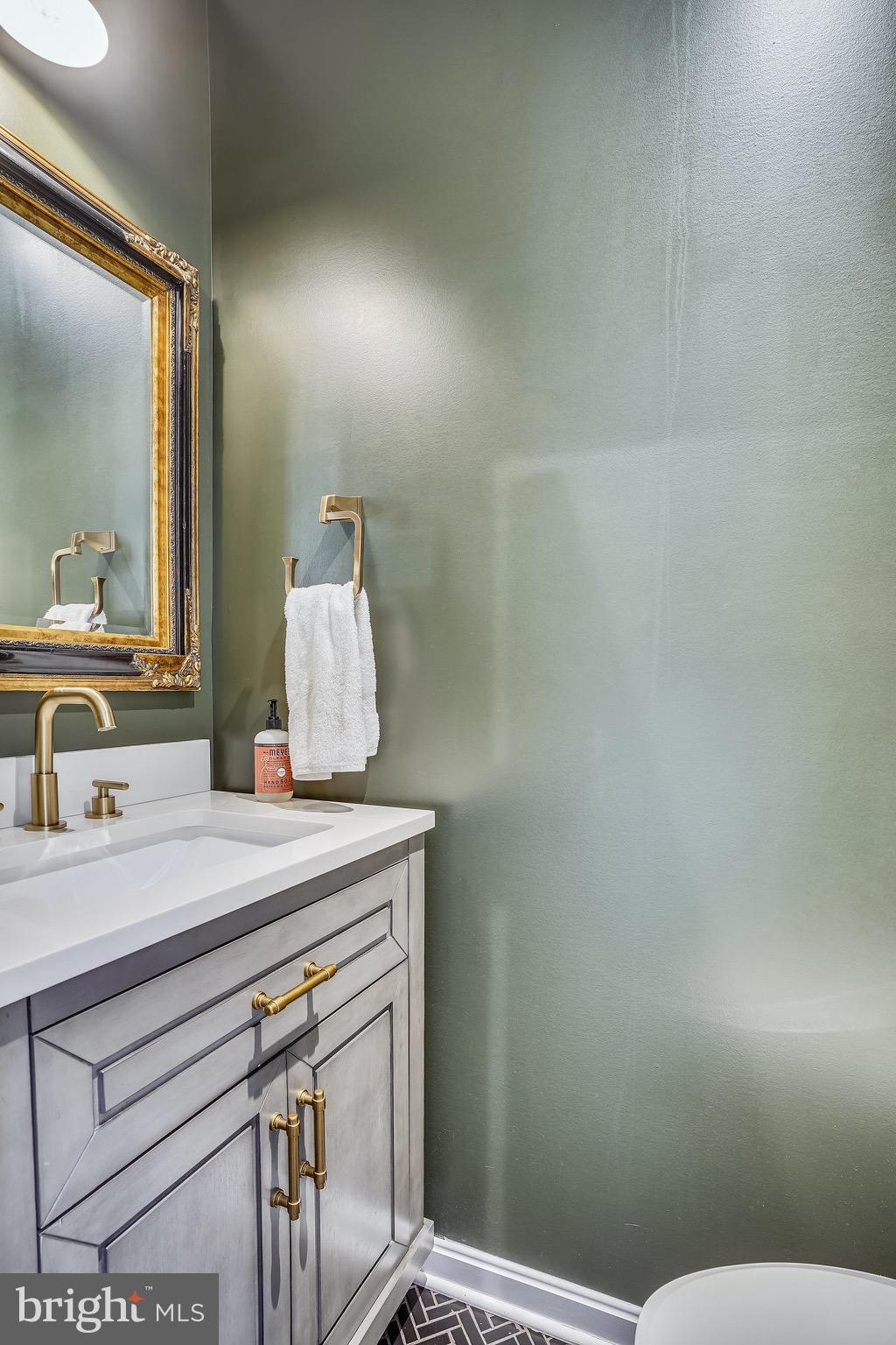 4106 North RoundHill Road Arlington, VA 22207 - Photo 8 of 55 Powder room on main level