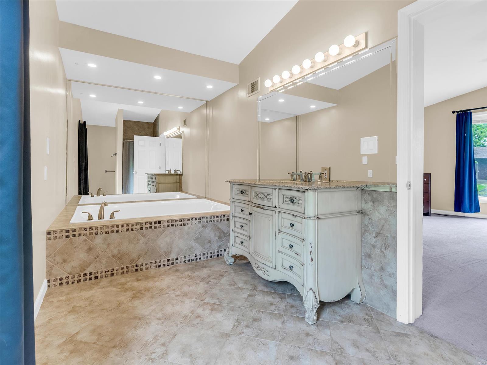 3313 Ringer Road St. Louis, MO 63125 - Photo 14 of 33 Gallery Image 14